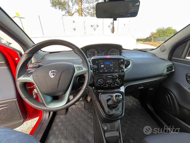 Usata Lancia Ypsilon 69 CV (50 kW) 2023 Utilitaria