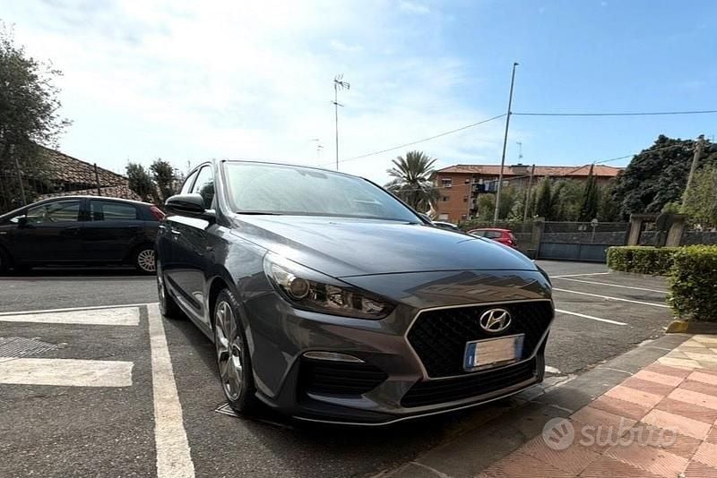 Usata Hyundai i30 N Line 136 CV (100 kW) 2019 Grigio Berlina