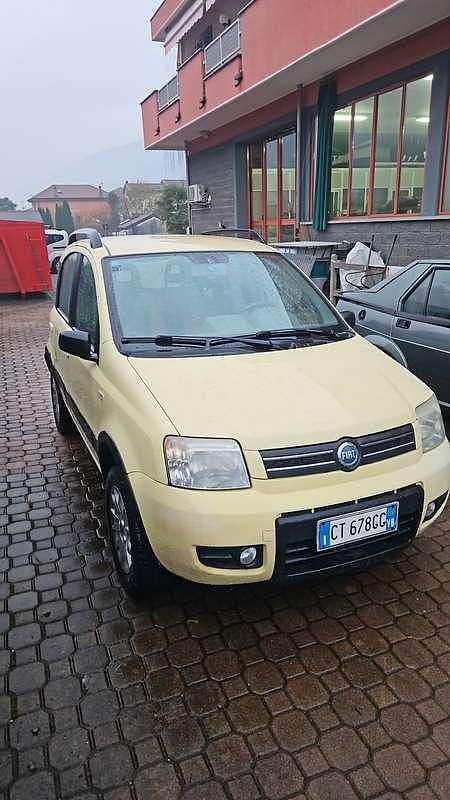 Usata Fiat Panda 4x4 Climbing 60 CV (44 kW) 2005 Utilitaria