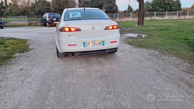 Usata Alfa Romeo 159 140 CV (102 kW) 2008 Bianco Berlina