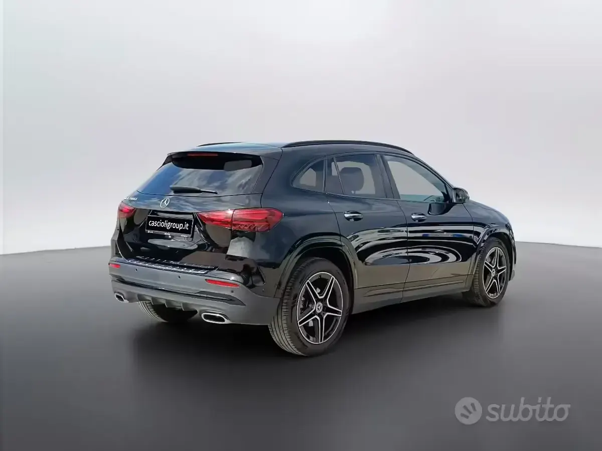 Usata Mercedes GLA200 AMG line 150 CV (110 kW) 2024 Nero SUV