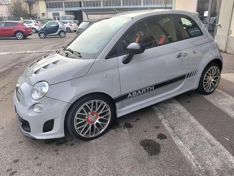 Usata Abarth 695 135 CV (99 kW) 2016 Grigio Utilitaria