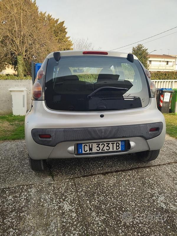 Second-hand Citroën C1 68 CP (50 kW) 2005 Gri Hatchback