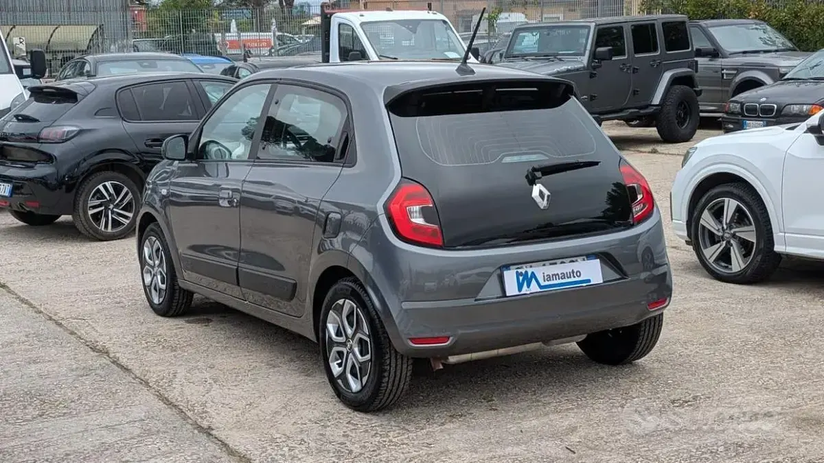 Usata Renault Twingo Equilibre 65 CV (47 kW) 2024 Grigio Utilitaria