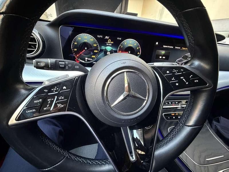 Usata Mercedes E300 Premium Plus 306 CV (225 kW) 2021 Beige Station wagon