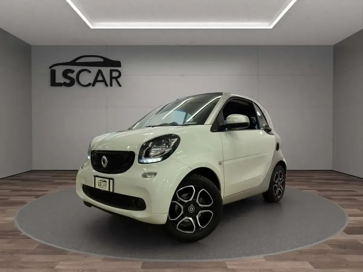 Usata Smart ForTwo Cabrio Passion 70 CV (51 kW) 2019 Bianco Cabrio