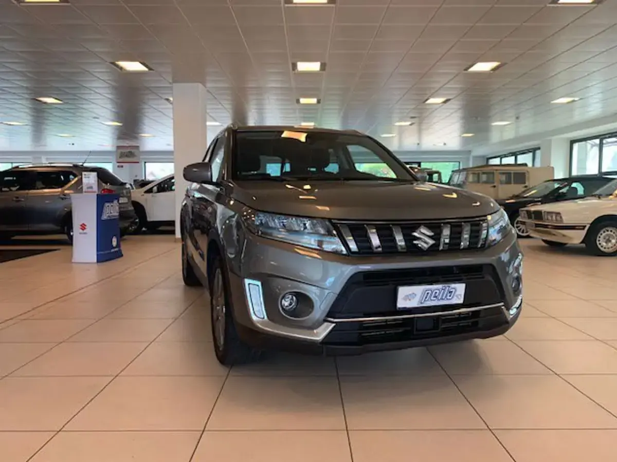 Usata Suzuki Vitara Cool 129 CV (94 kW) 2022 Grigio SUV