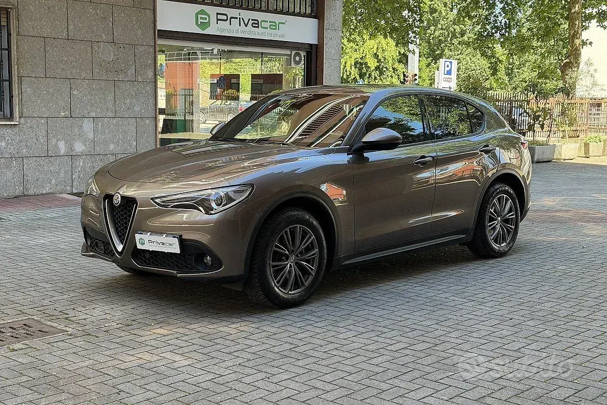 Usata Alfa Romeo Stelvio Executive 210 CV (154 kW) 2018 Marrone SUV