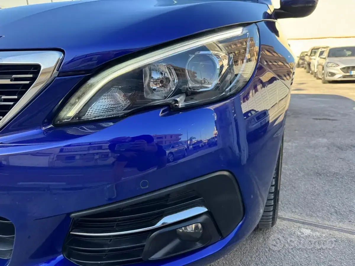 Usata Peugeot 308 Allure 150 CV (110 kW) 2018 Bluazzurro Berlina