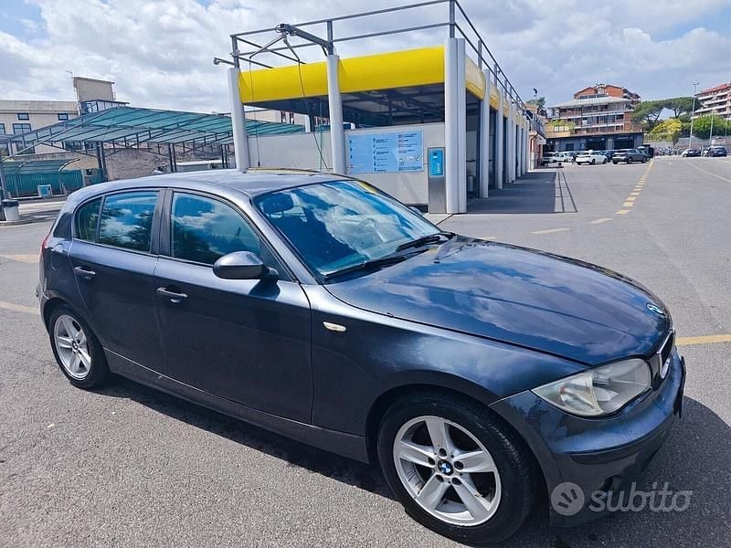 Gebraucht BMW 118 122 PS (89 kW) 2005 Grau Kleinwagen
