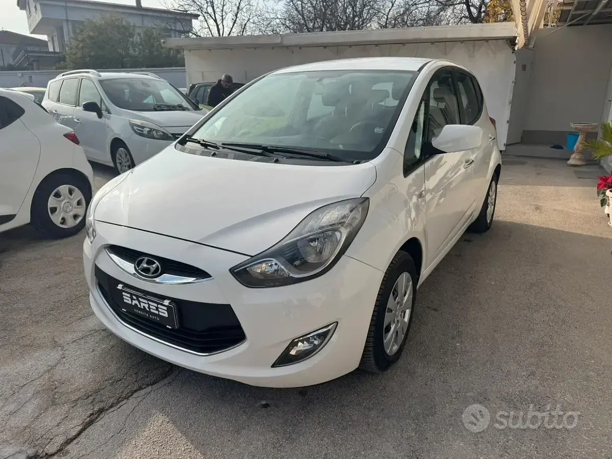 Usata Hyundai ix20 Comfort 90 CV (66 kW) 2014 Bianco Utilitaria