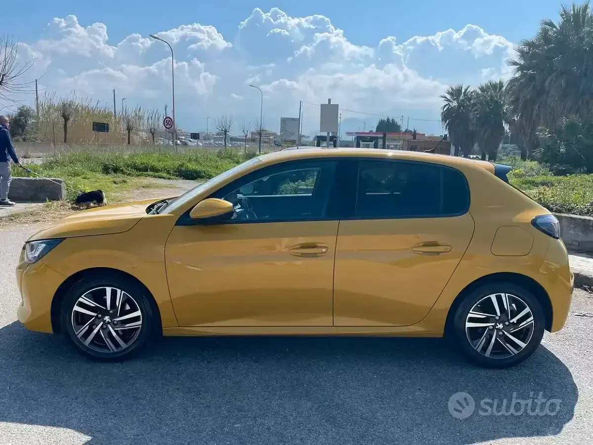 Usata Peugeot 208 Allure 102 CV (75 kW) 2020 Giallo Utilitaria