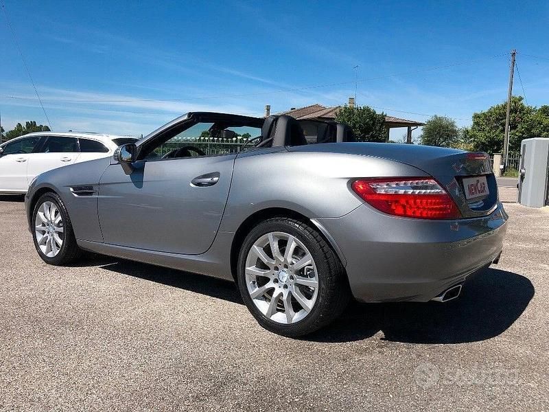 Usata Mercedes SLK200 184 CV (135 kW) 2013 Grigio Cabrio