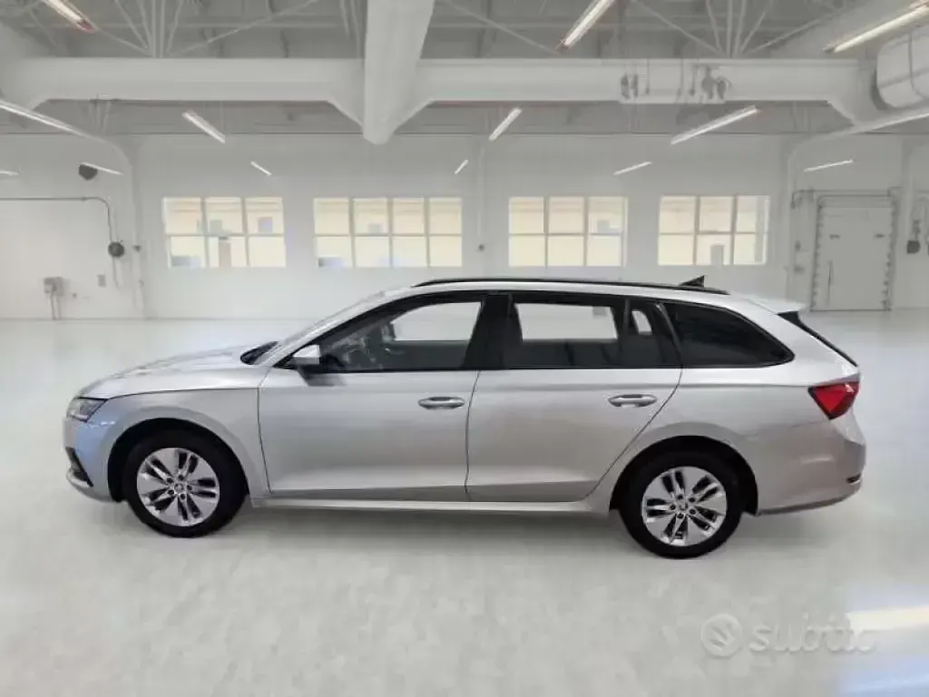Usata Skoda Octavia Executive 150 CV (110 kW) 2021 Grigio Station wagon