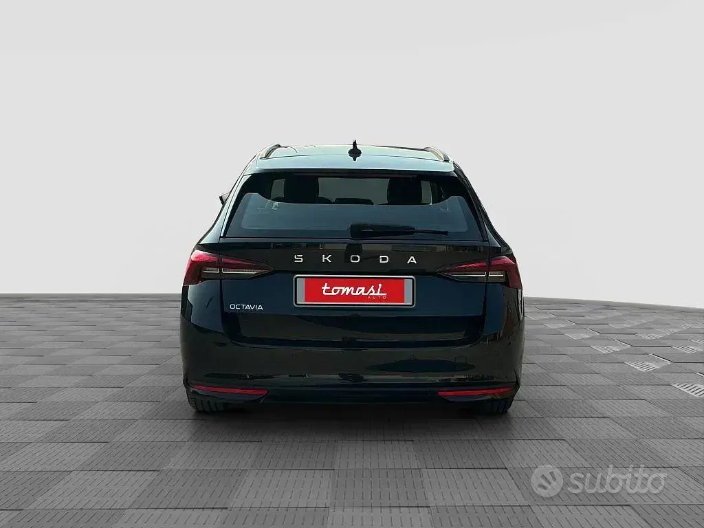 Usata Skoda Octavia Executive 150 CV (110 kW) 2024 Nero Station wagon