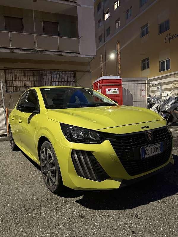 Usata Peugeot 208 Active 75 CV (55 kW) 2024 Verde Utilitaria