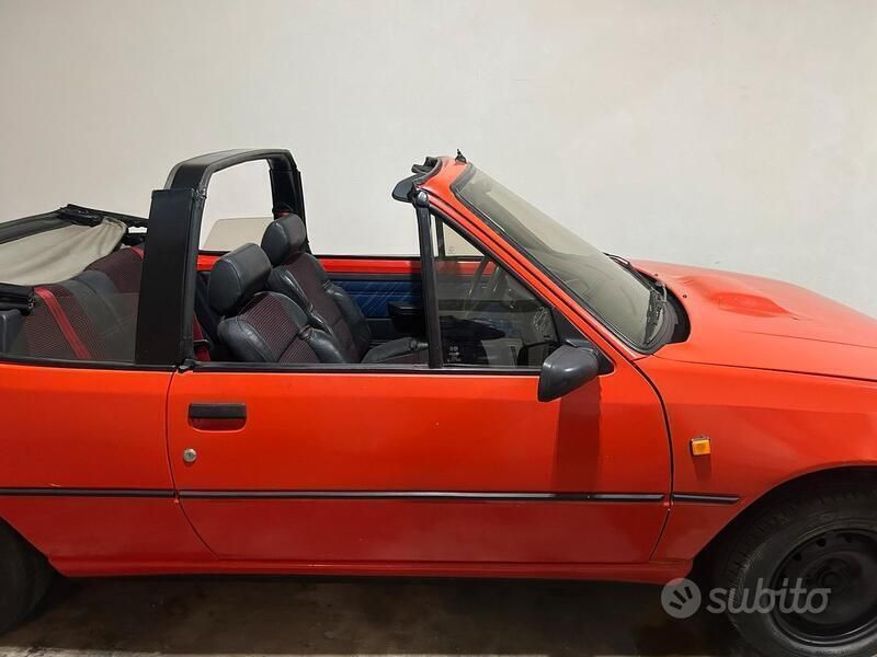 Usata Peugeot 205 49 CV (36 kW) 1986 Cabrio