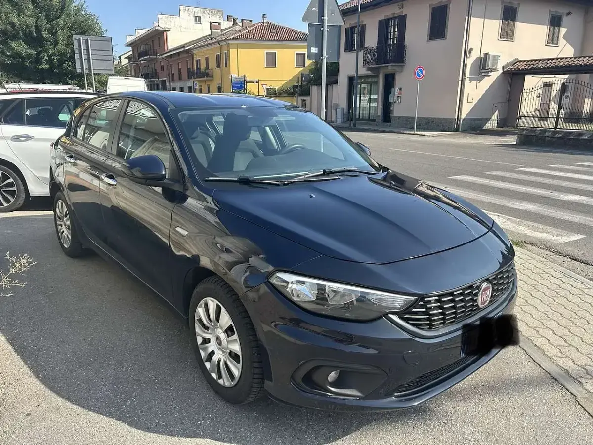 Usata Fiat Tipo Easy 120 CV (88 kW) 2019 Blu navy Berlina