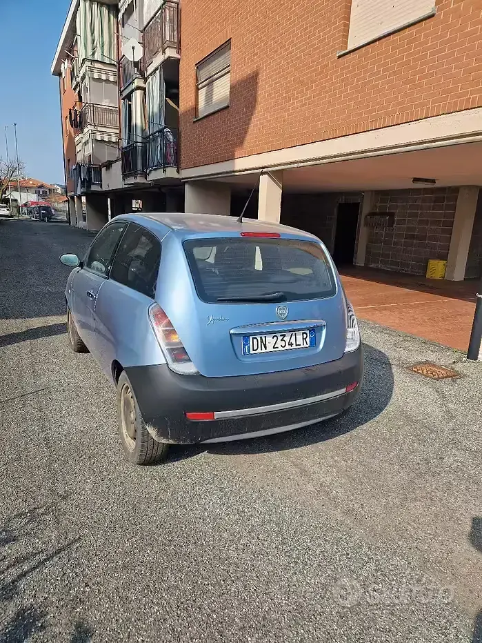 Usado Lancia Ypsilon 60 HP (44 kW) 2008 Citadino