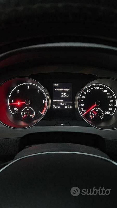 Usata VW Golf Sportsvan 110 CV (80 kW) 2015 Bianco Monovolume