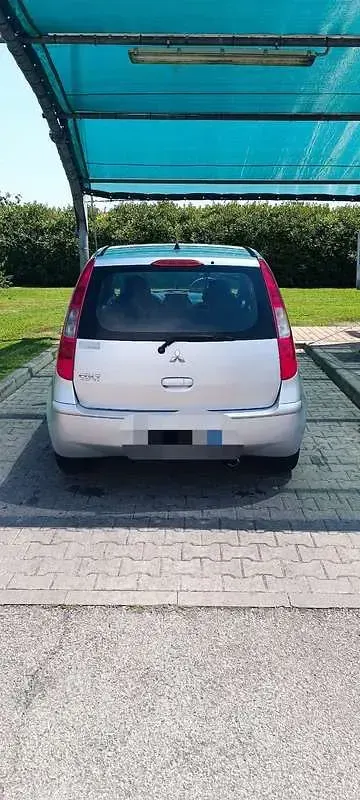 Usata Mitsubishi Colt Invite 95 CV (69 kW) 2006 Berlina