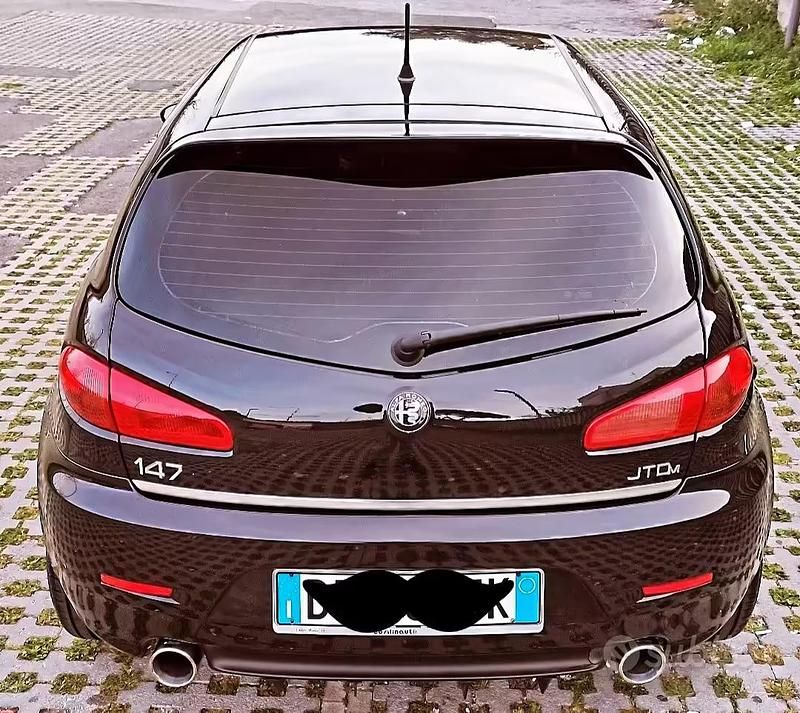 Usata Alfa Romeo 147 120 CV (88 kW) 2009 Nero Utilitaria