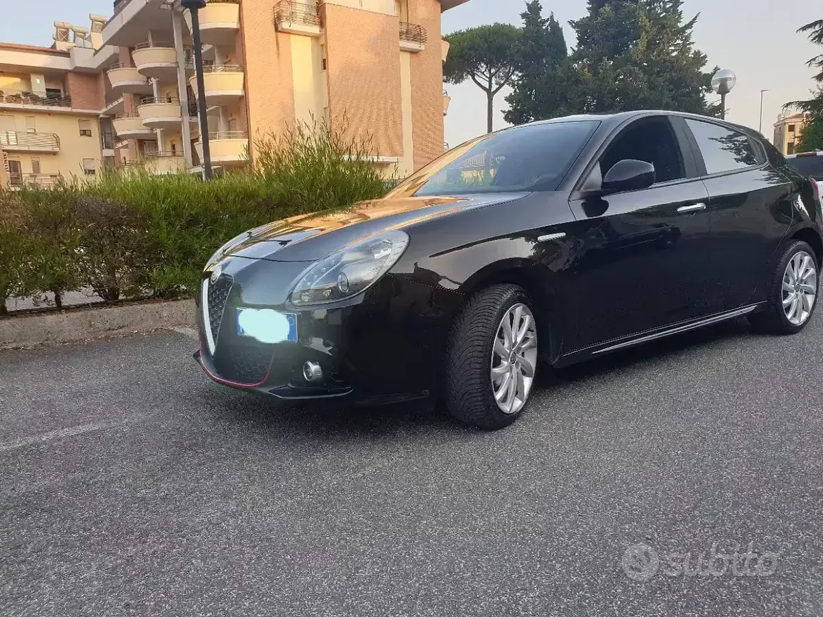 Usata Alfa Romeo Giulietta 120 CV (88 kW) 2018 Nero Utilitaria