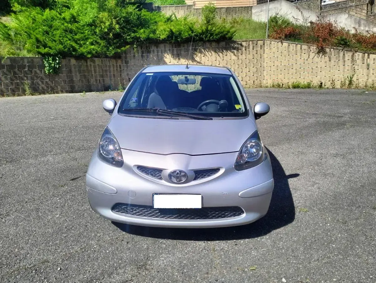 Usata Toyota Aygo 68 CV (50 kW) 2007 Giallo Utilitaria