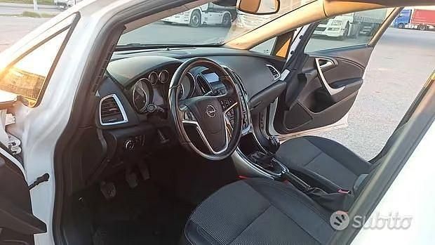 Usata Opel Astra 110 CV (80 kW) 2014 Bianco Station wagon