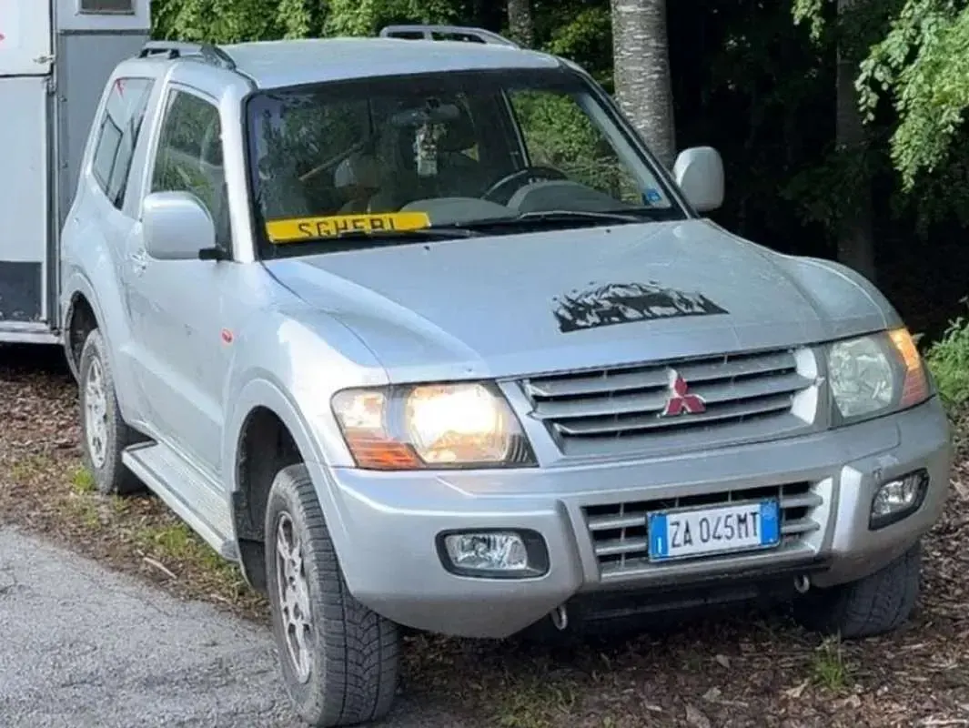 Usata Mitsubishi Pajero Instyle 116 CV (85 kW) 2004 Argento SUV