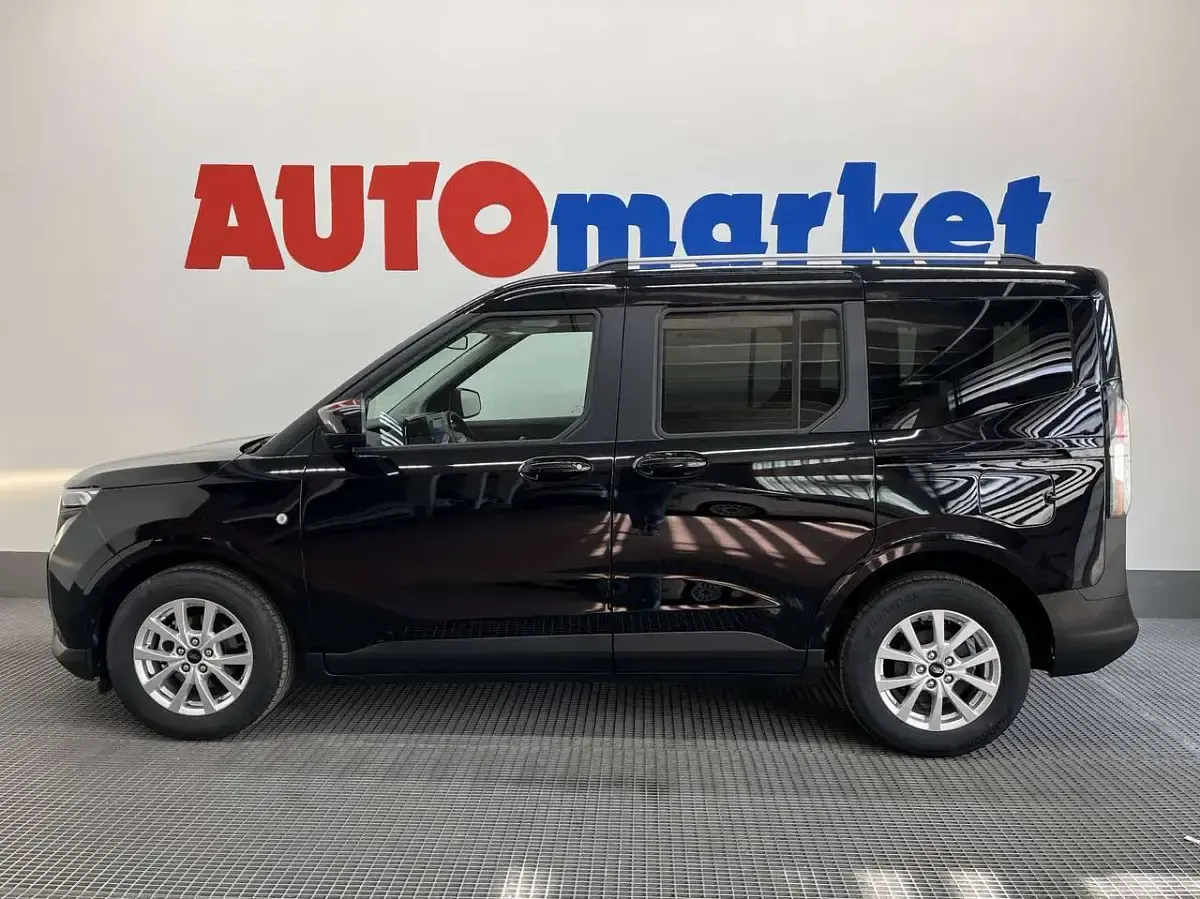 Usata Ford Tourneo Courier Titanium 125 CV (91 kW) 2025 Nero Monovolume