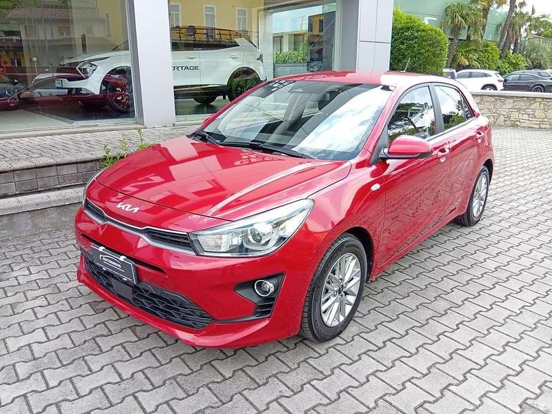 Usata Kia Rio Style 83 CV (61 kW) 2023 Bordeaux Berlina