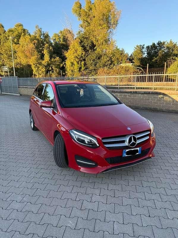 Usata 2019 Mercedes B160 Executive Monovolume | 15.900 € (Buon prezzo) - Immagine 1/4
