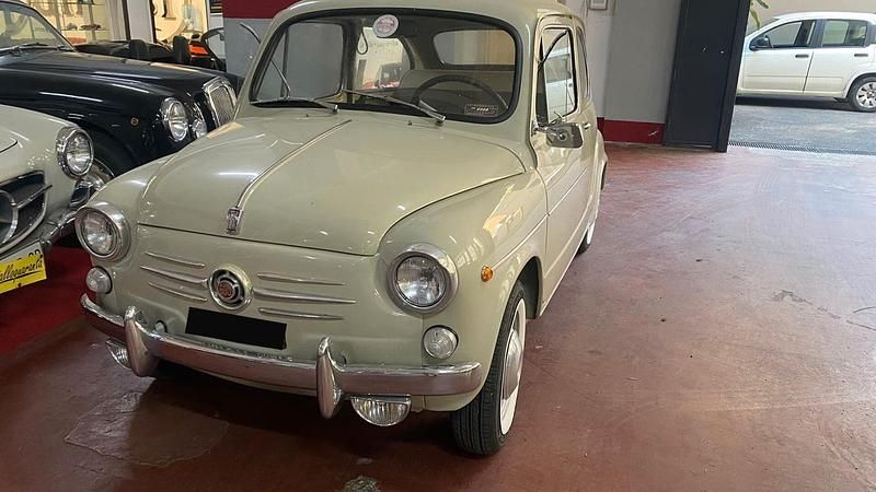 Usata Fiat 600 La Prima 31 CV (22 kW) 1964 Beige Utilitaria