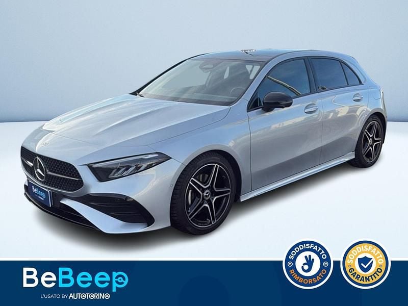 Argento metallizzato Usata 2024 Mercedes A180 Advanced Plus Tre volumi | 33.800 € (Buon prezzo) - Immagine 1/4