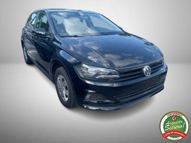 Grigio scuro Usata 2017 VW Polo Trendline Tre volumi | 11.900 € (Buon prezzo) - Immagine 1/4