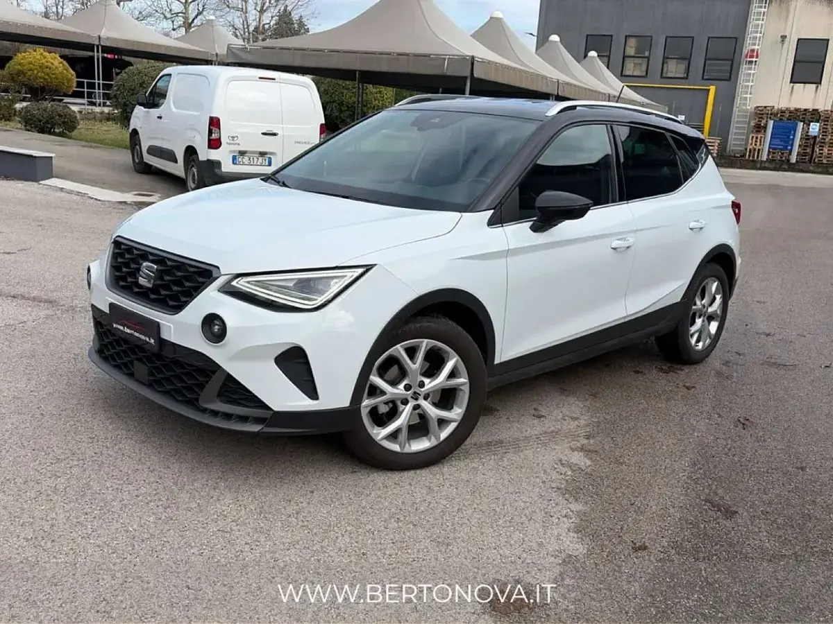 Usata Seat Arona FR 95 CV (69 kW) 2024 Bianco SUV