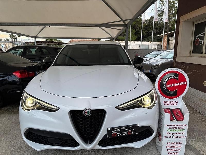 Usata Alfa Romeo Stelvio Sprint 190 CV (139 kW) 2021 Bianco SUV