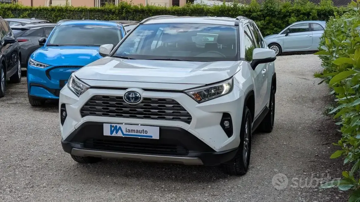 Usata Toyota RAV4 Hybrid Business Edition 178 CV (130 kW) 2022 Bianco SUV