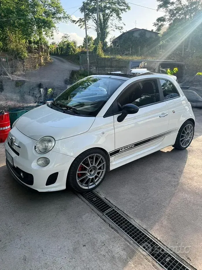 Usata Abarth 500 180 CV (132 kW) 2011 Bianco