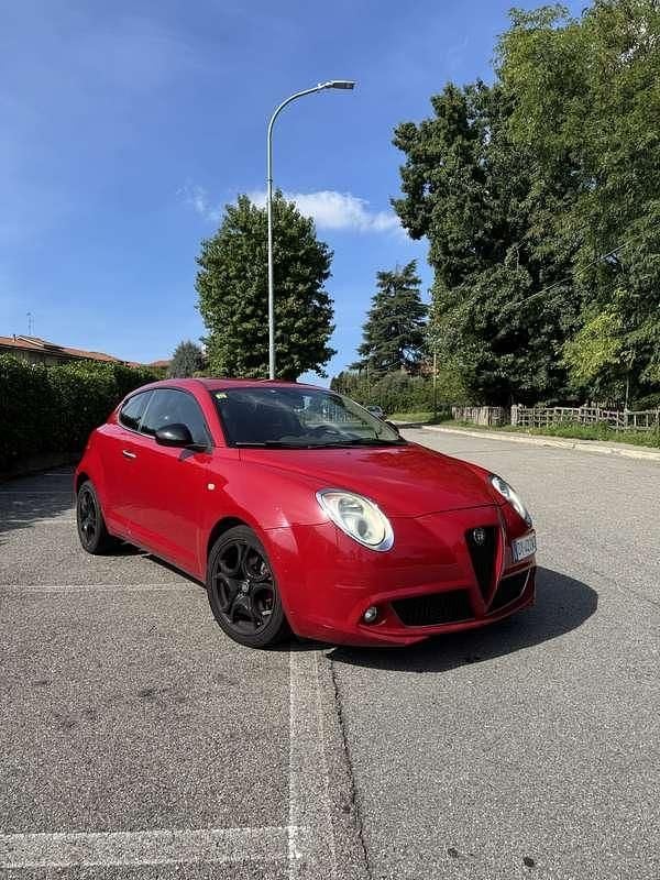 Rosso Usata 2009 Alfa Romeo MiTo Distinctive Utilitaria | 3200 € (Buon prezzo) - Immagine 1/4