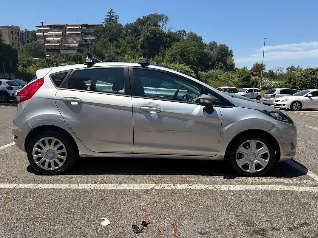 Usata Ford Fiesta 60 CV (44 kW) 2011 Berlina