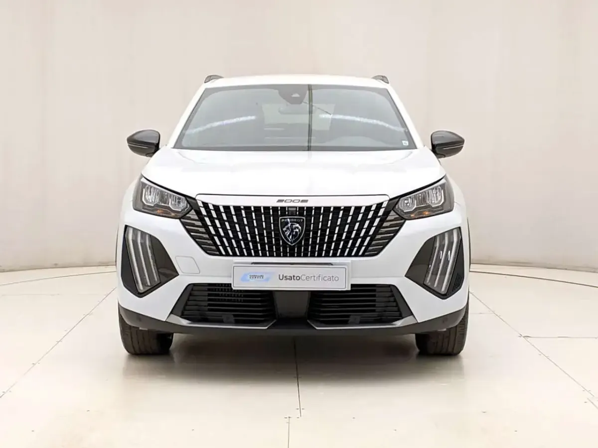 Usata Peugeot 2008 Allure 131 CV (96 kW) 2023 Bianco SUV