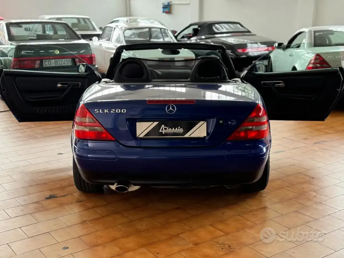 Usata Mercedes SLK200 192 CV (141 kW) 1997 Blu Cabrio