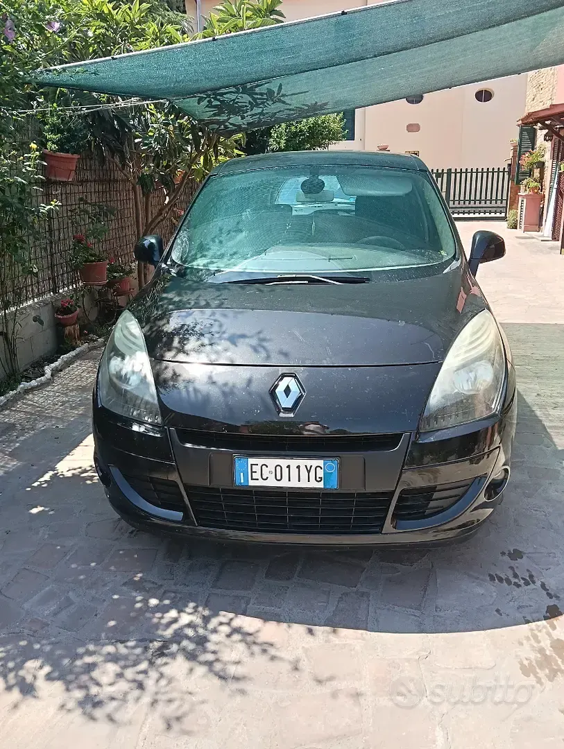 Usata Renault Scénic 110 CV (80 kW) 2010 Nero Monovolume
