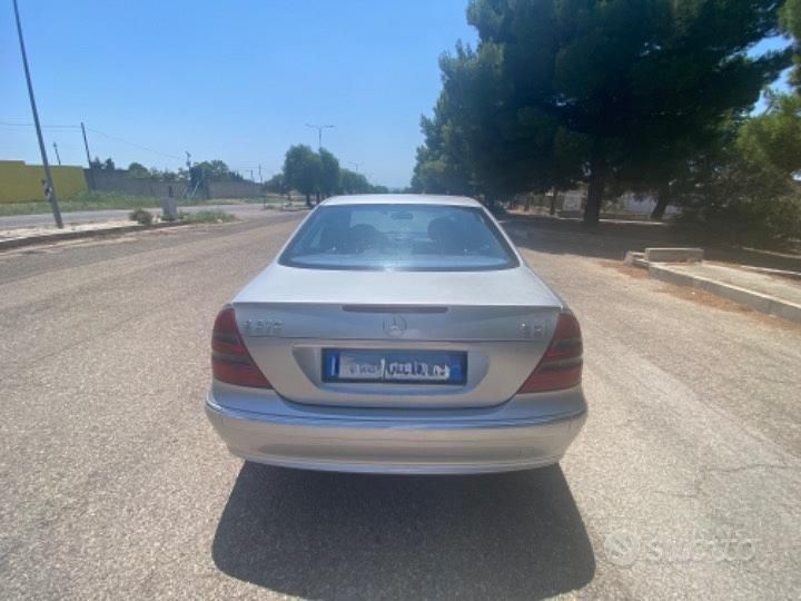 Usata Mercedes E270 Avantgarde 177 CV (130 kW) 2006 Berlina