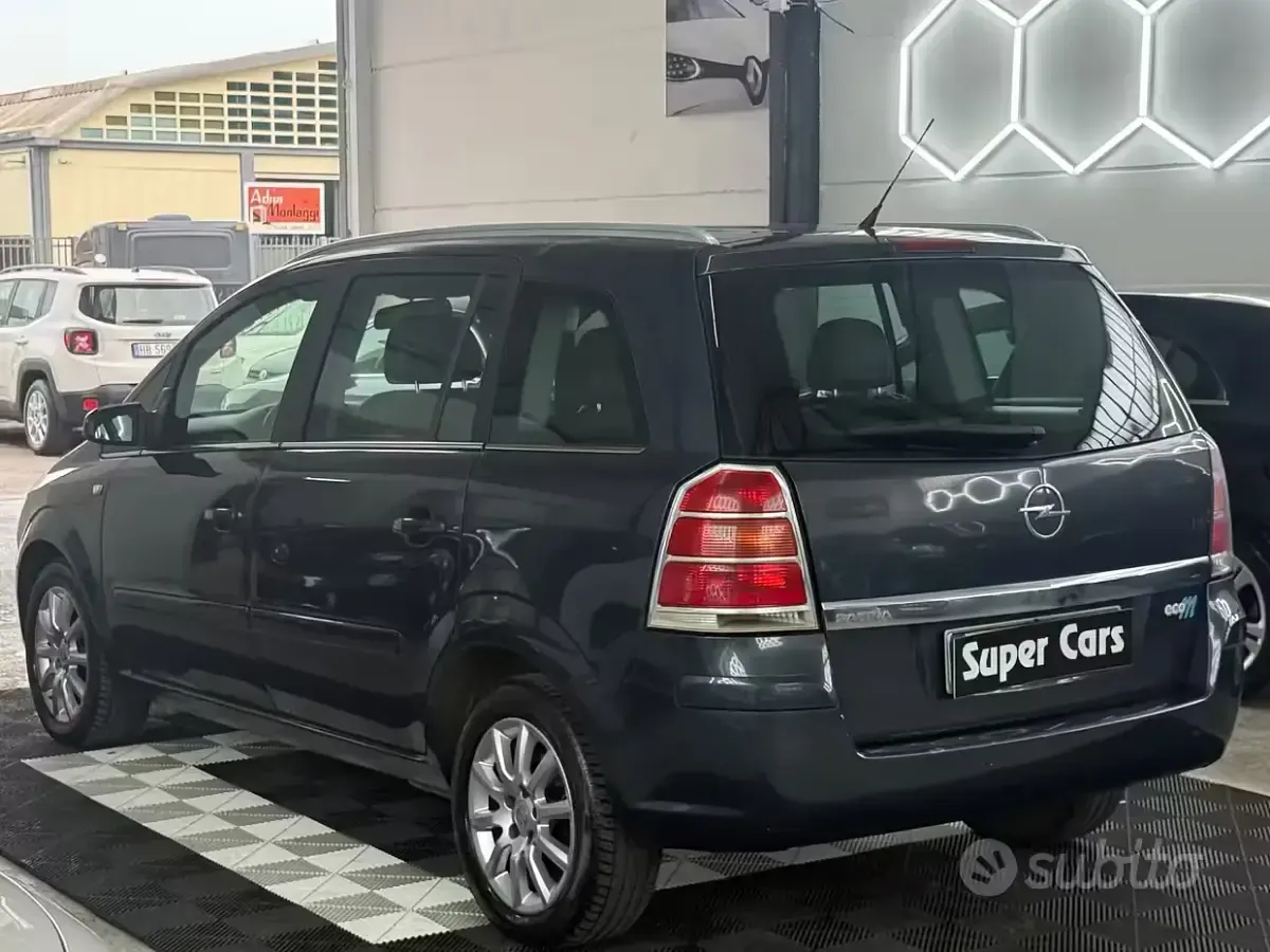 Usata Opel Zafira Enjoy 94 CV (69 kW) 2008 Grigio Monovolume