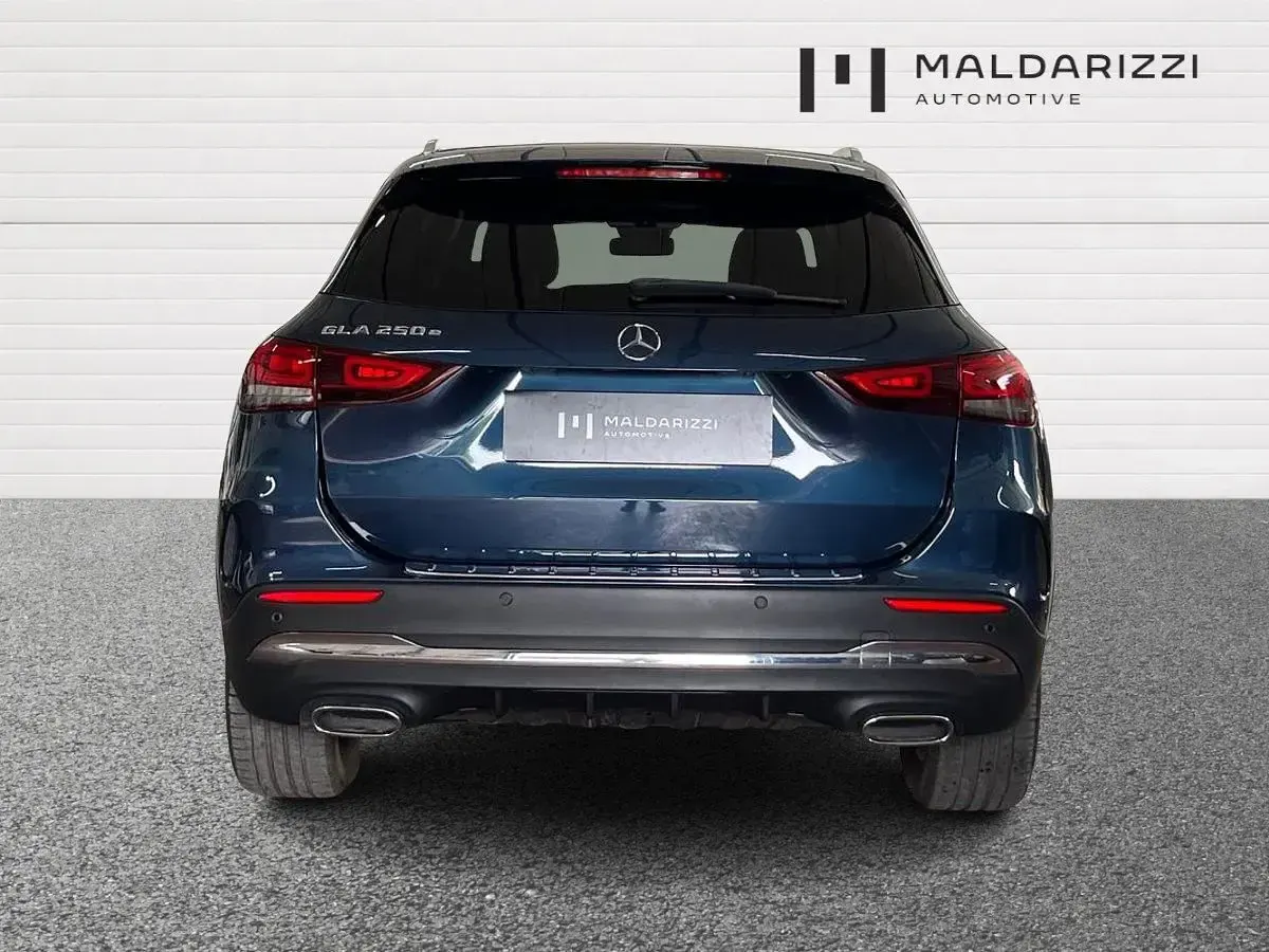 Usata Mercedes GLA250 Premium 160 CV (117 kW) 2020 Blu denim SUV