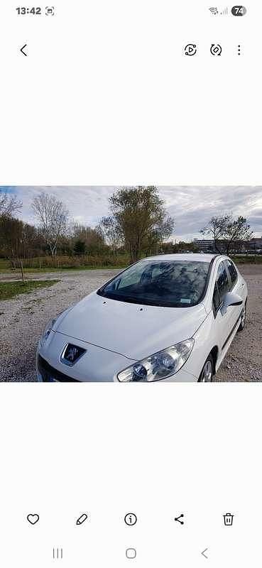 Usata Peugeot 308 Premium 98 CV (72 kW) 2011 Berlina