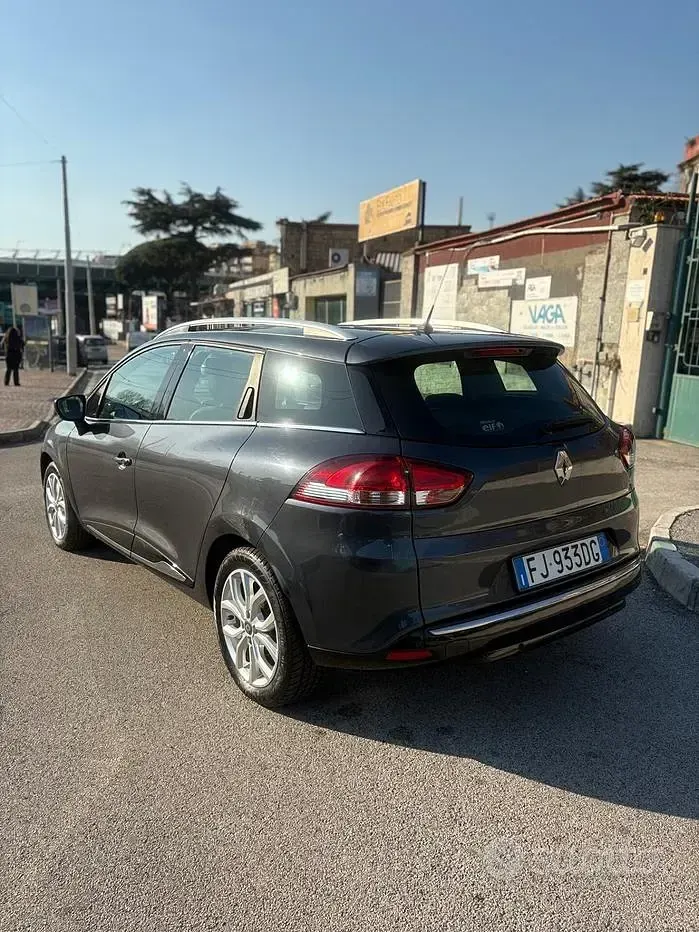 Usata Renault Clio 90 CV (66 kW) 2017 Grigio Station wagon